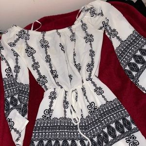 Super cute black & white detailed romper from Papaya size S